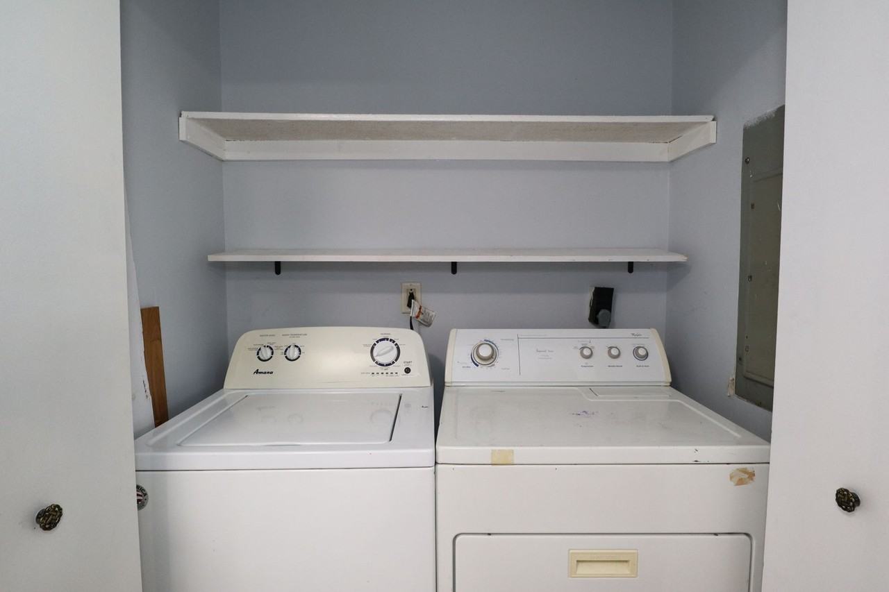 2324 N Elizabeth St - Photo 7 of 12