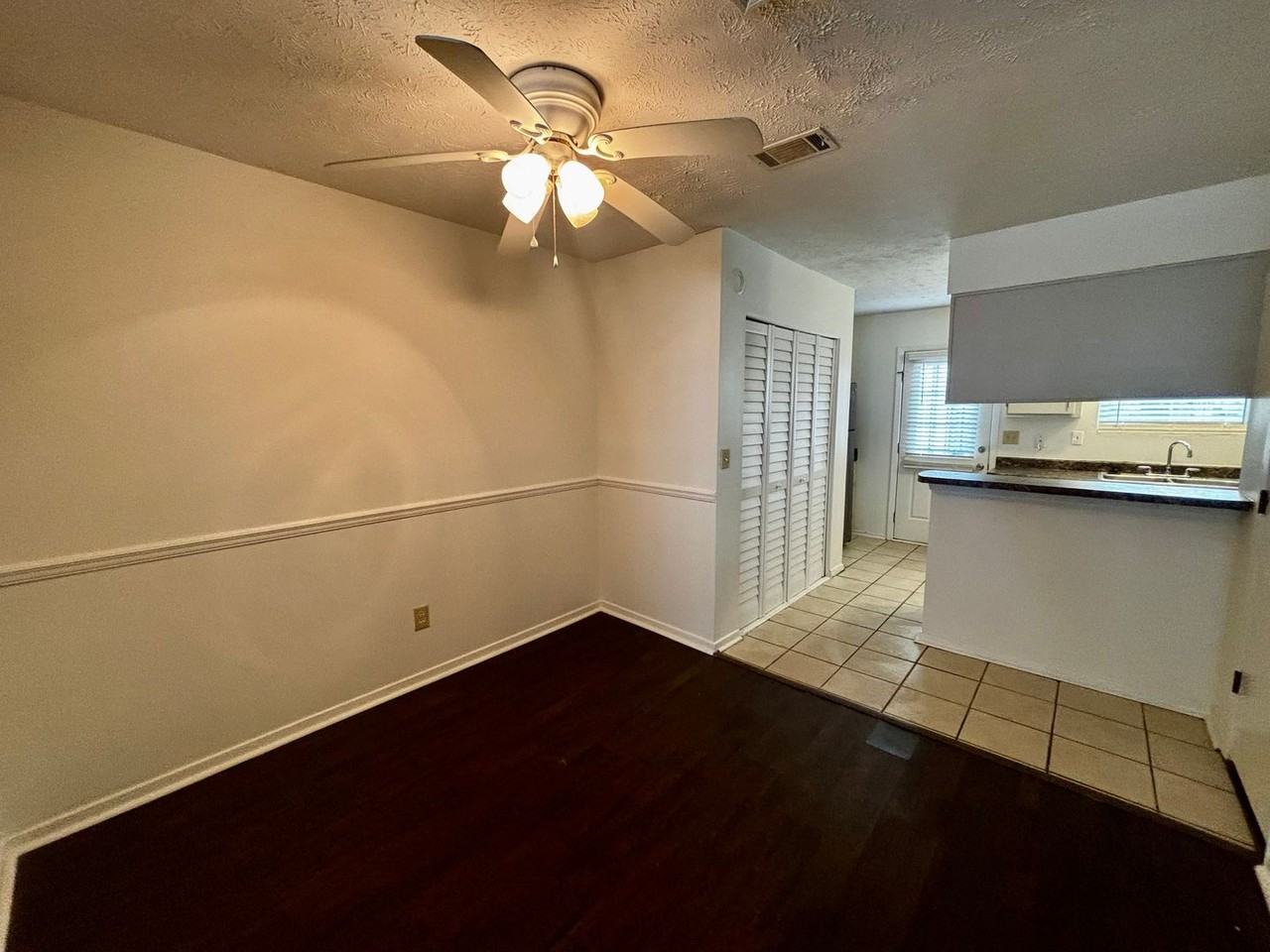 464 Prince Of Wales - Photo 5 of 24