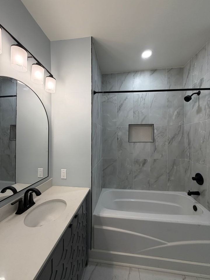 1108 North Main St. - Photo 3 of 20