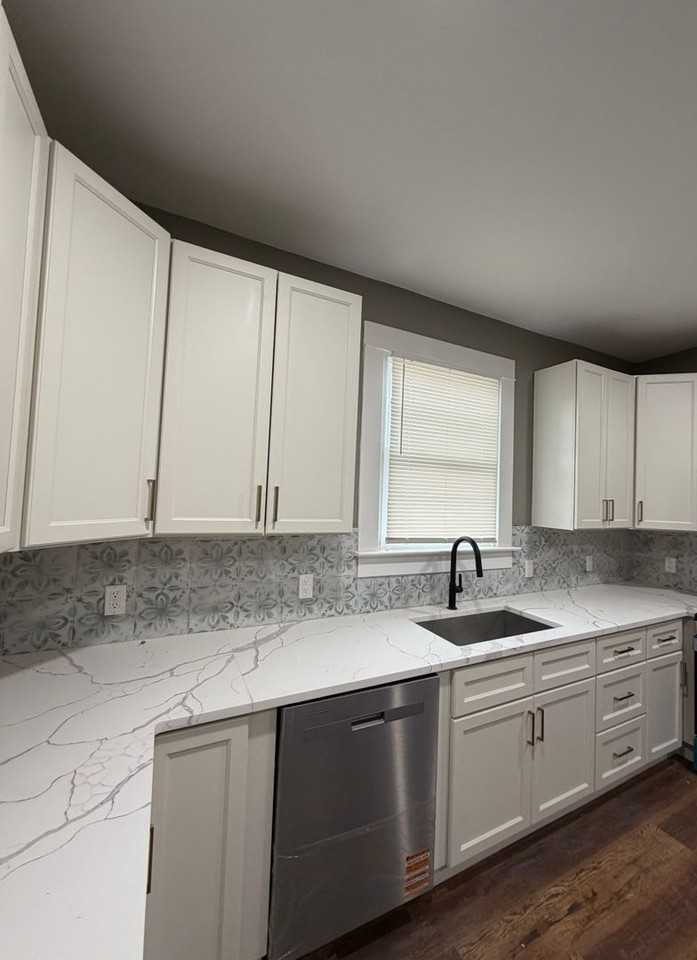 1108 North Main St. - Photo 4 of 20