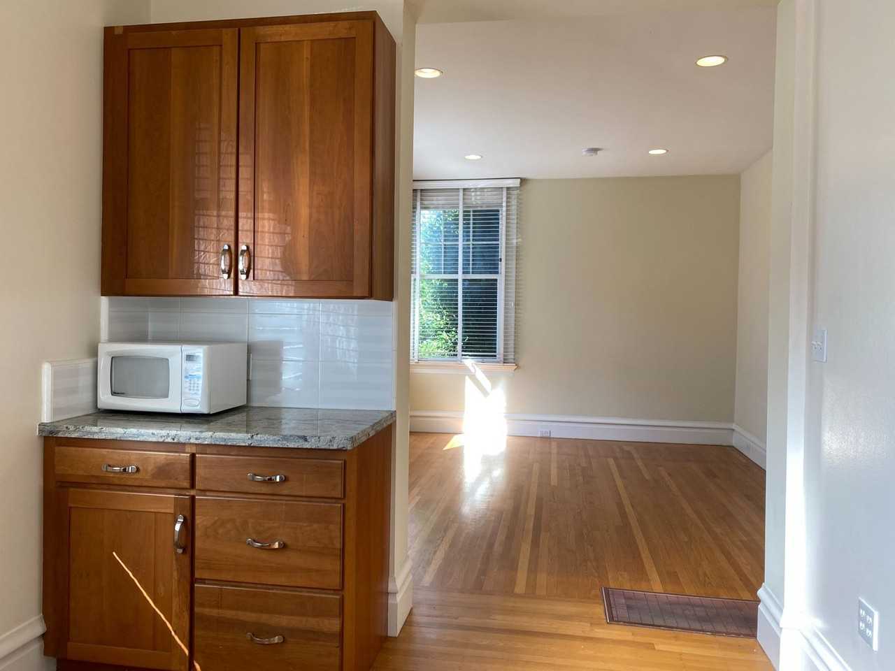 2299 Green St #2 - Photo 6 of 18