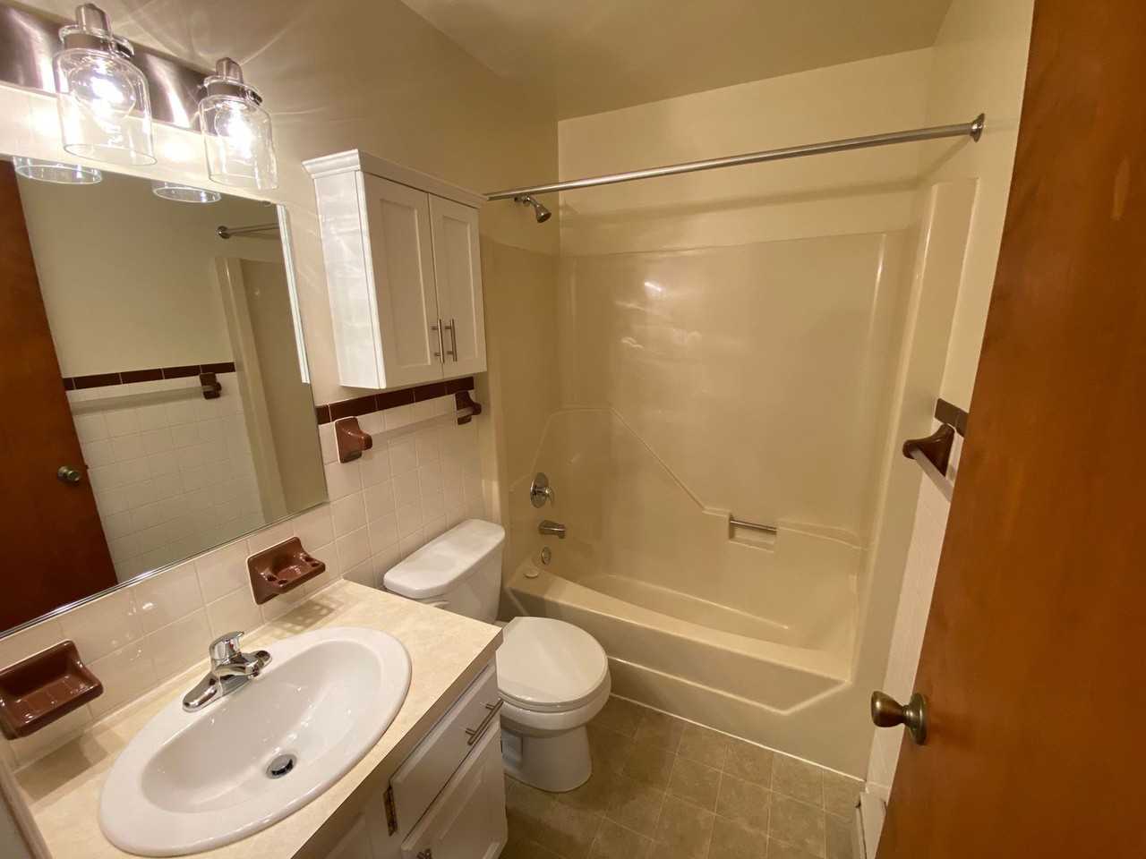 85 Valley Rd Apt C - Photo 5 of 10