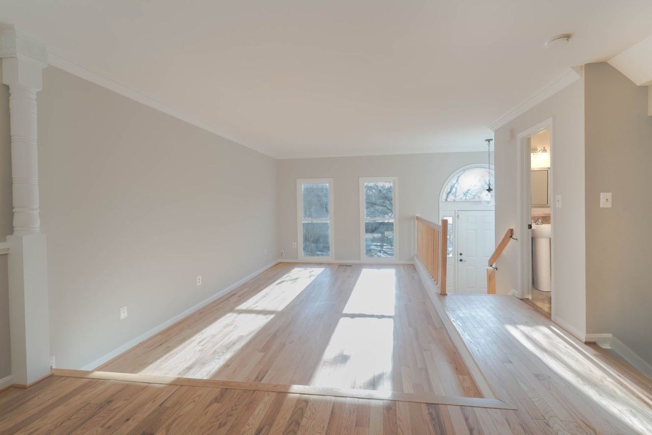 1553 Templeton Pl - Photo 6 of 50