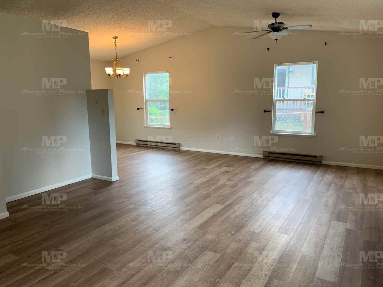 1518 Glen Haven Dr - Photo 2 of 17