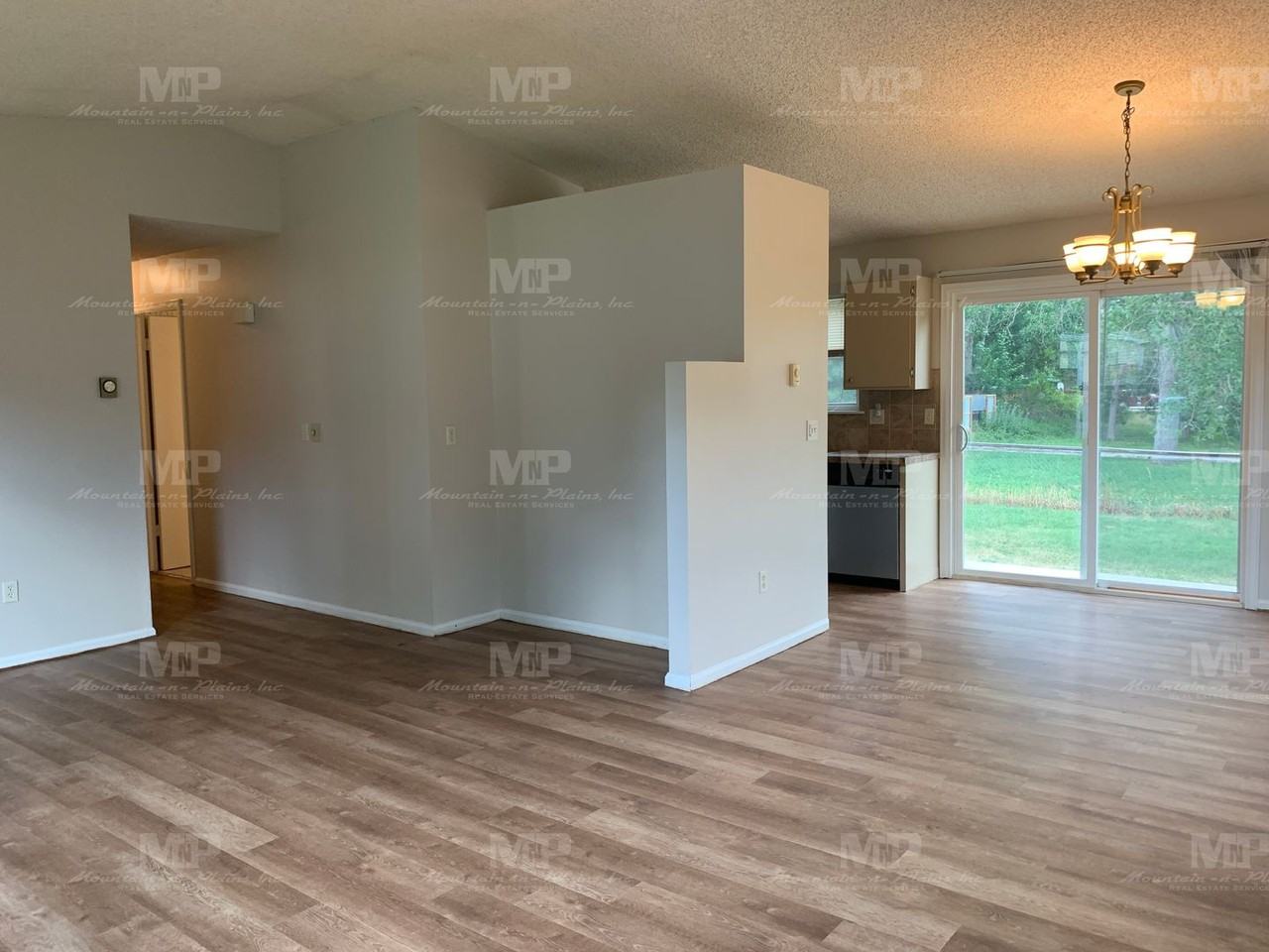 1518 Glen Haven Dr - Photo 3 of 17