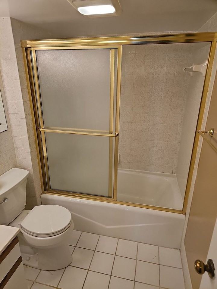 2749 Sullins St #204 - Photo 4 of 14