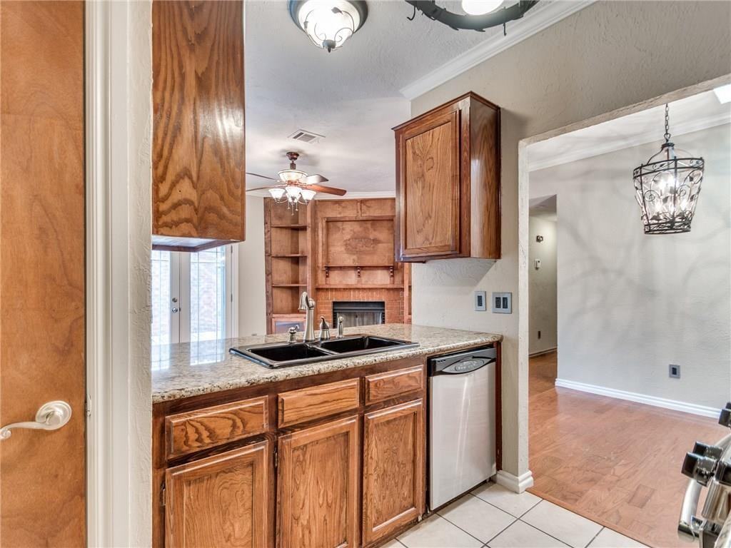 1610 Sw 96th St - Photo 6 of 13