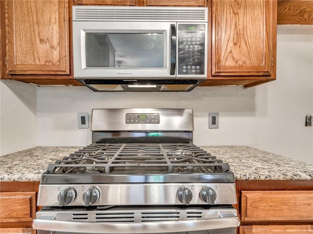 1610 Sw 96th St - Photo 7 of 13