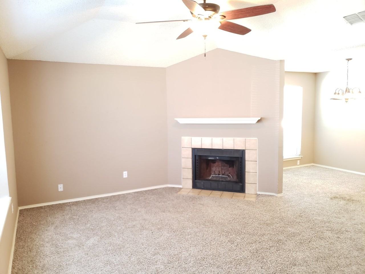 109 Glade Shadow Dr - Photo 3 of 17