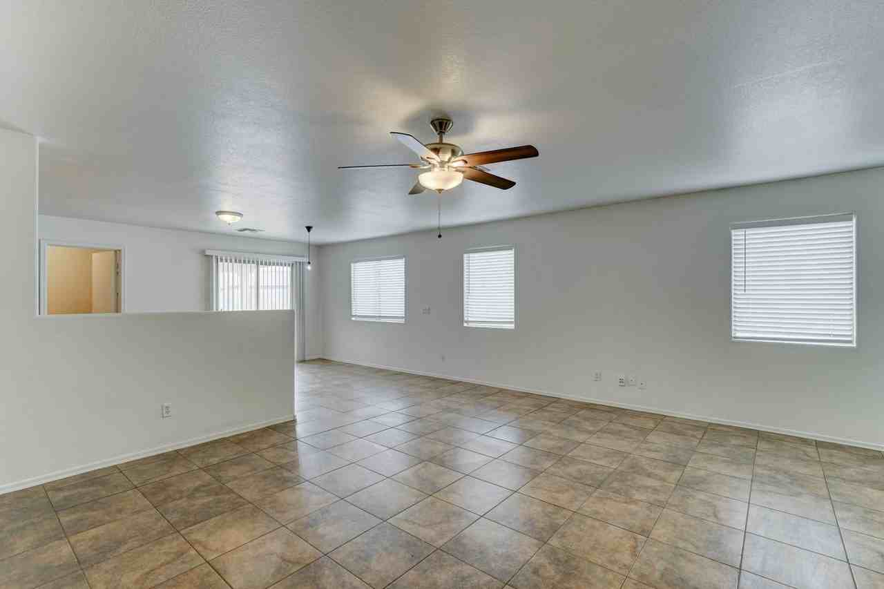 6325 W Superior Ave - Photo 6 of 32