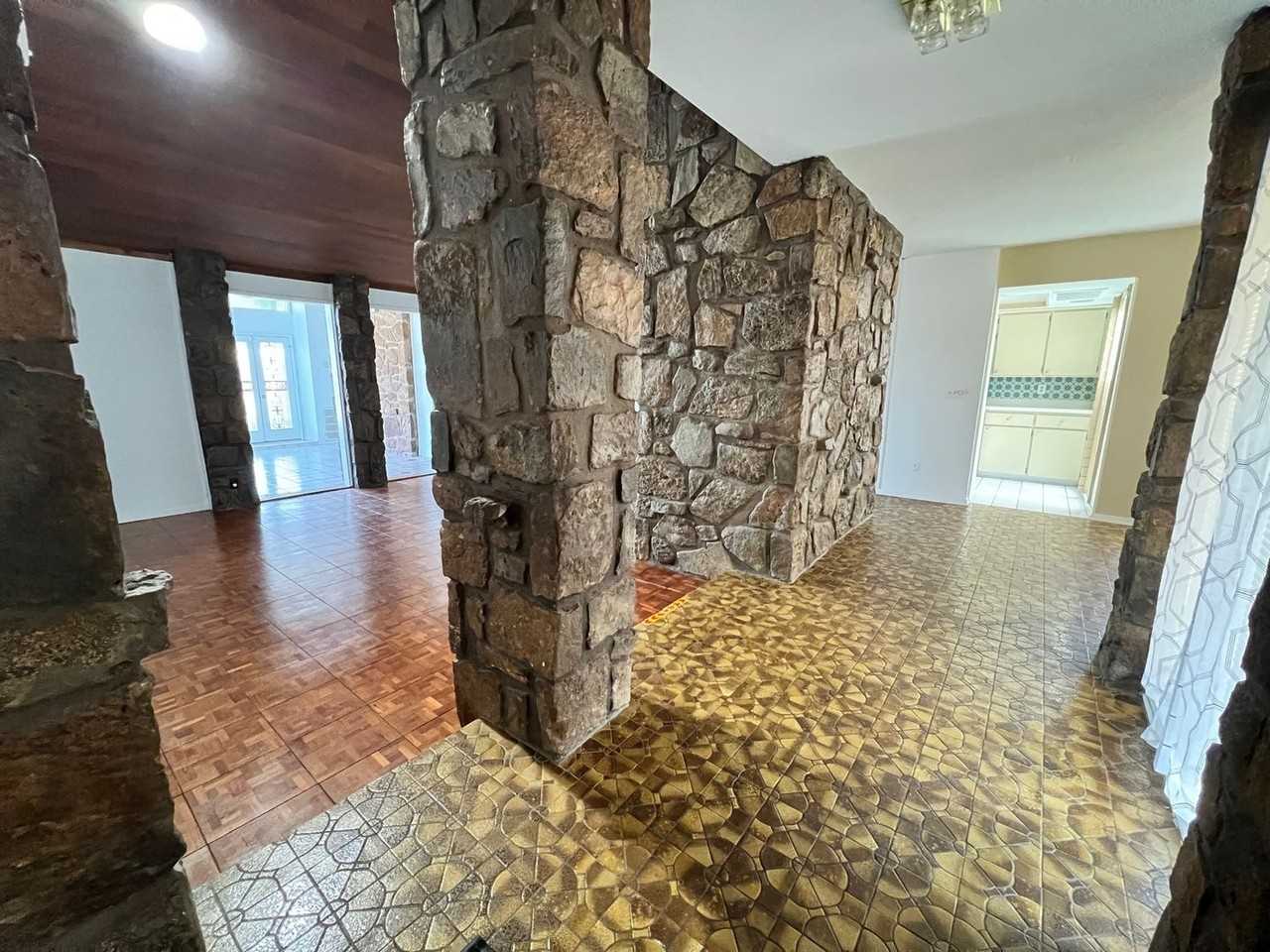 3843 E 69th St - Photo 6 of 33