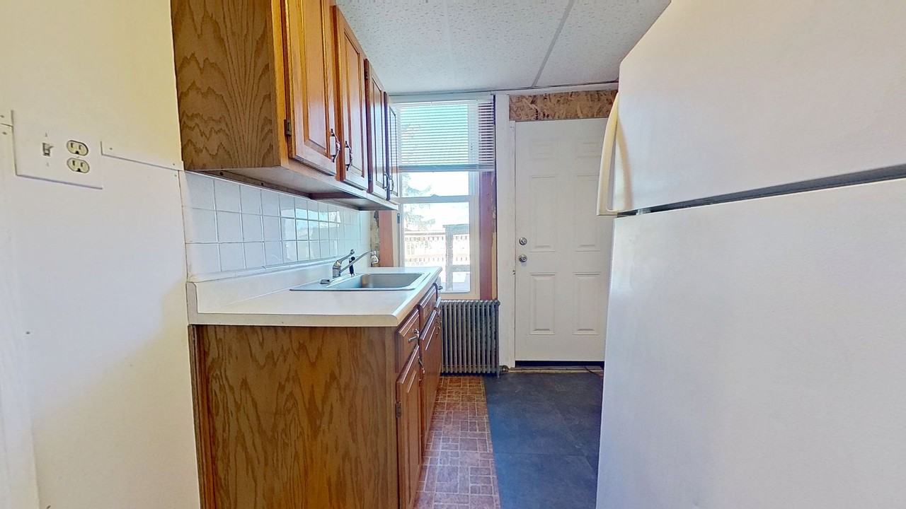 645 W Philadelphia St - Photo 2 of 10