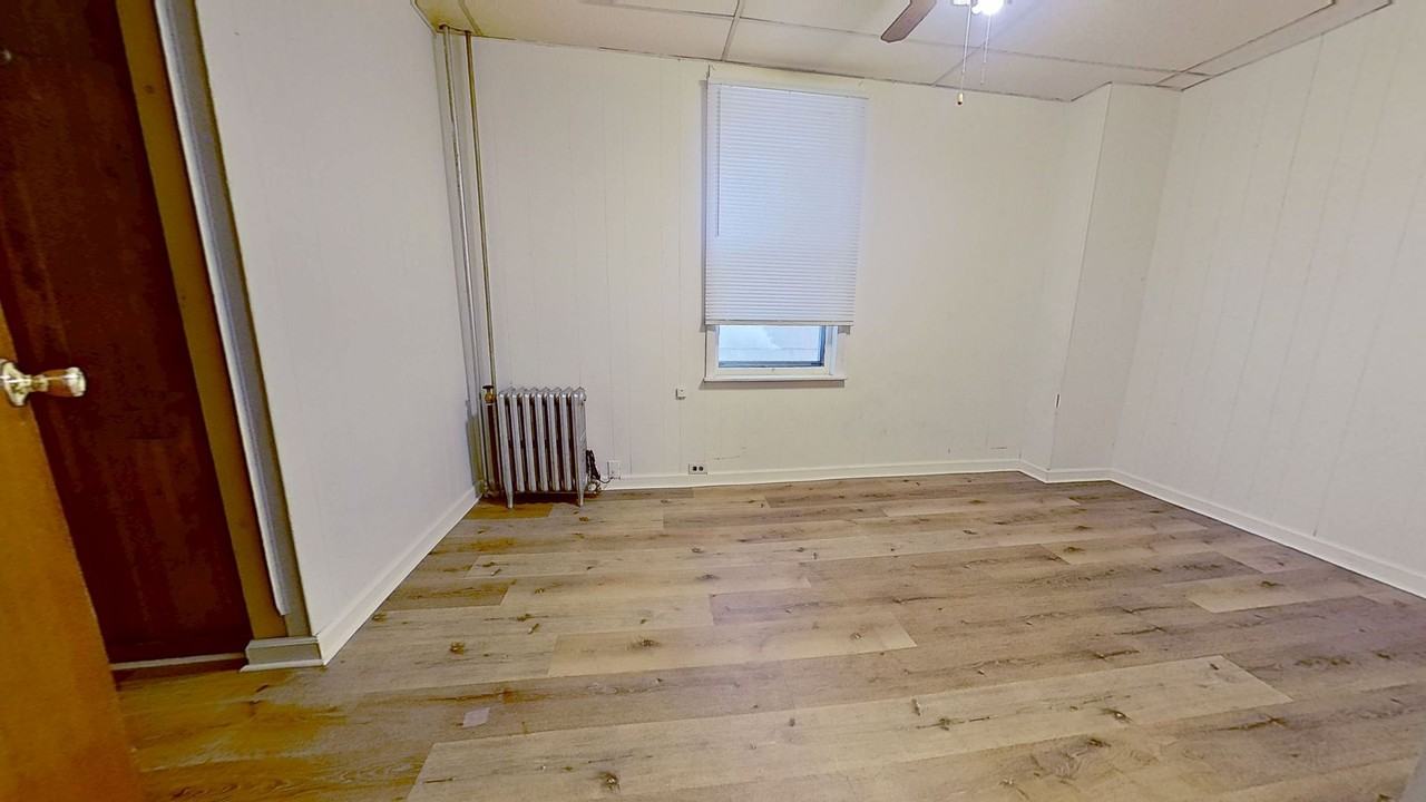 645 W Philadelphia St - Photo 6 of 10