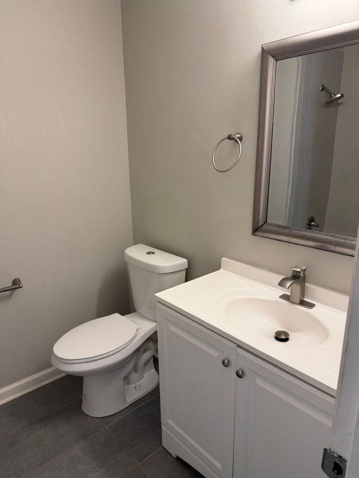 320 W Chestnut Ave #A - Photo 5 of 11