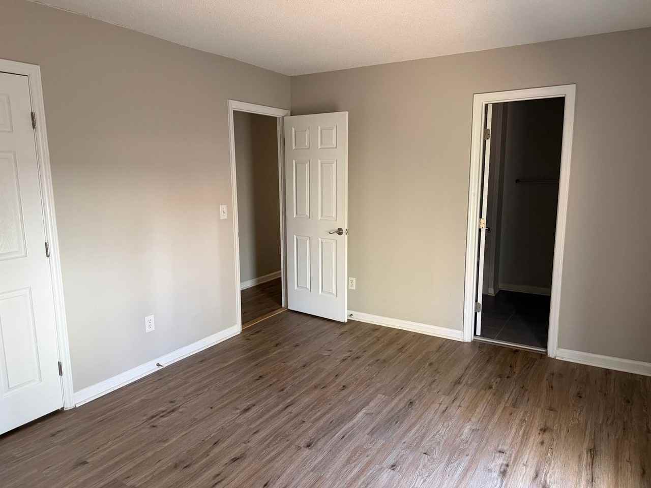 320 W Chestnut Ave #A - Photo 7 of 11