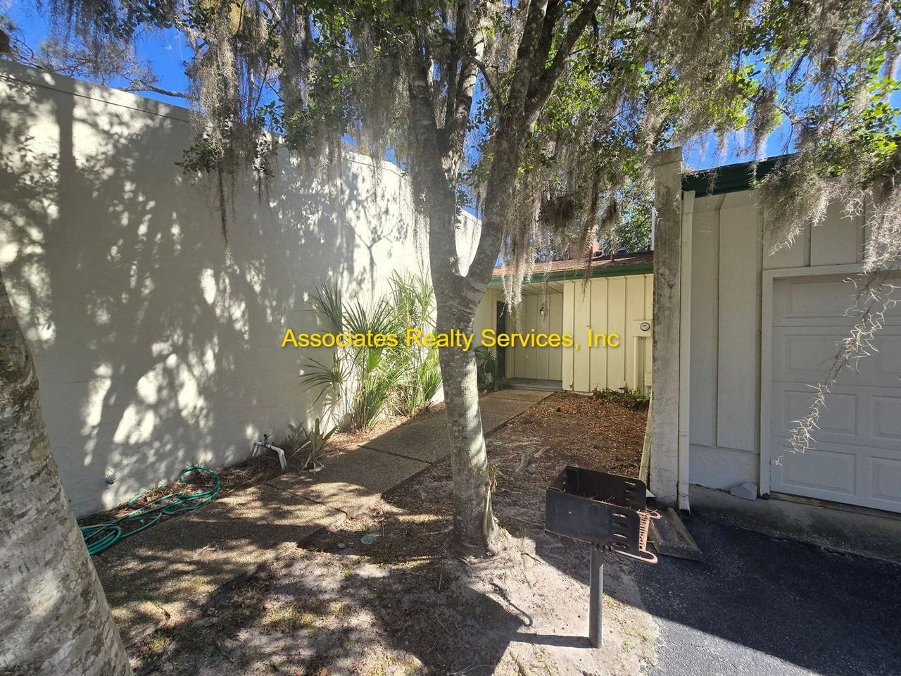 11407 Palmetto Blvd - Photo 3 of 31