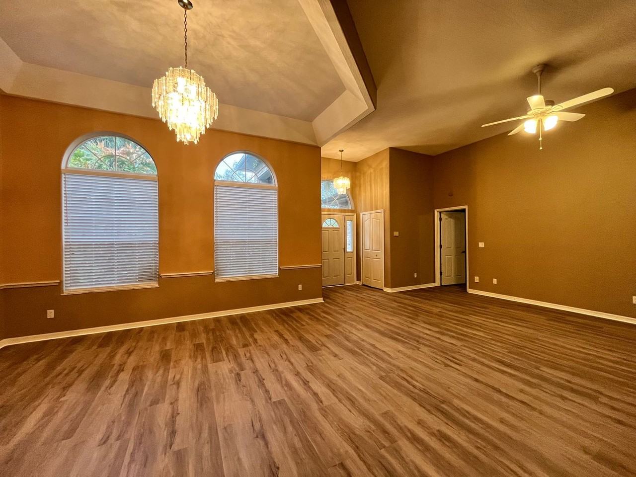 7922 Timberlake Dr - Photo 2 of 16