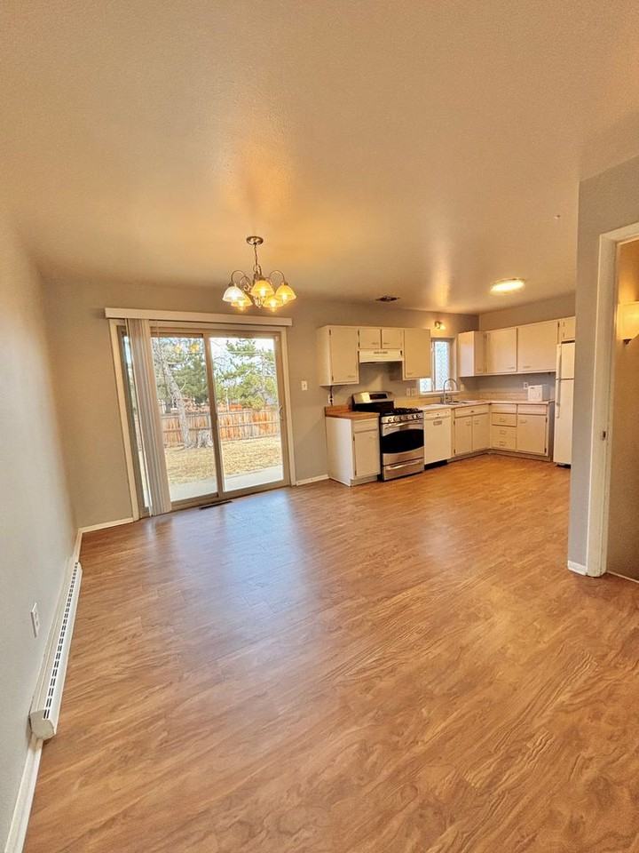 12067 W Virginia Dr - Photo 6 of 31