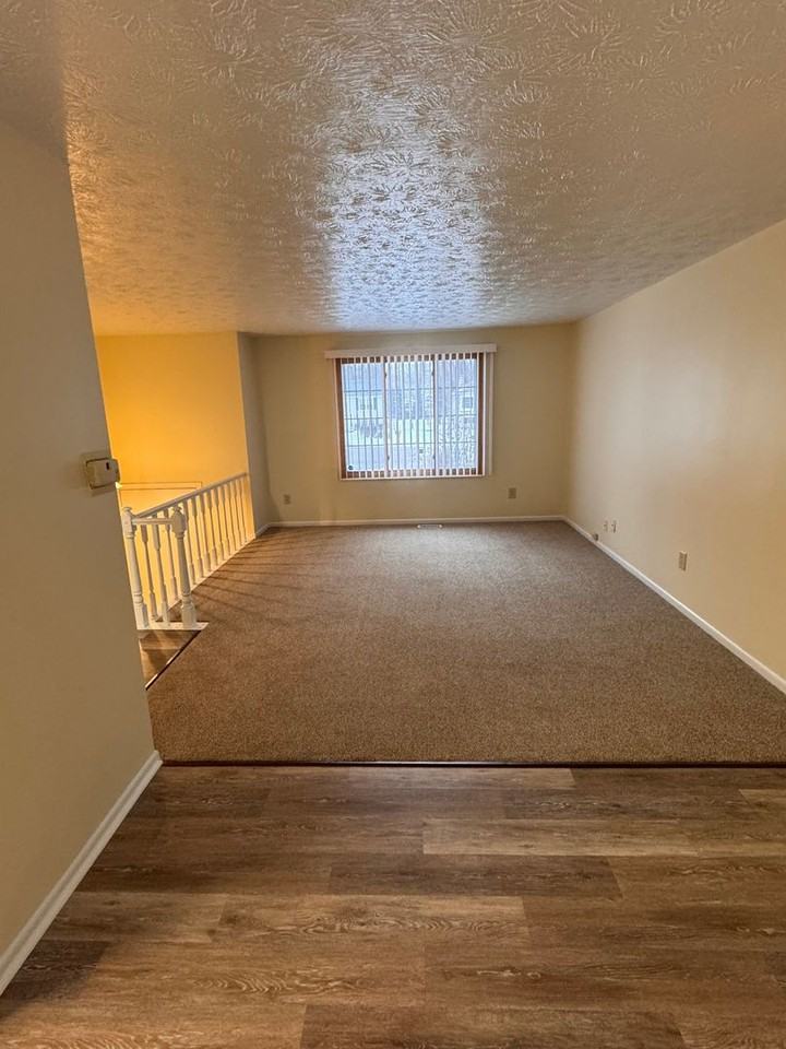 300 Pegotty Ct Ne - Photo 3 of 30