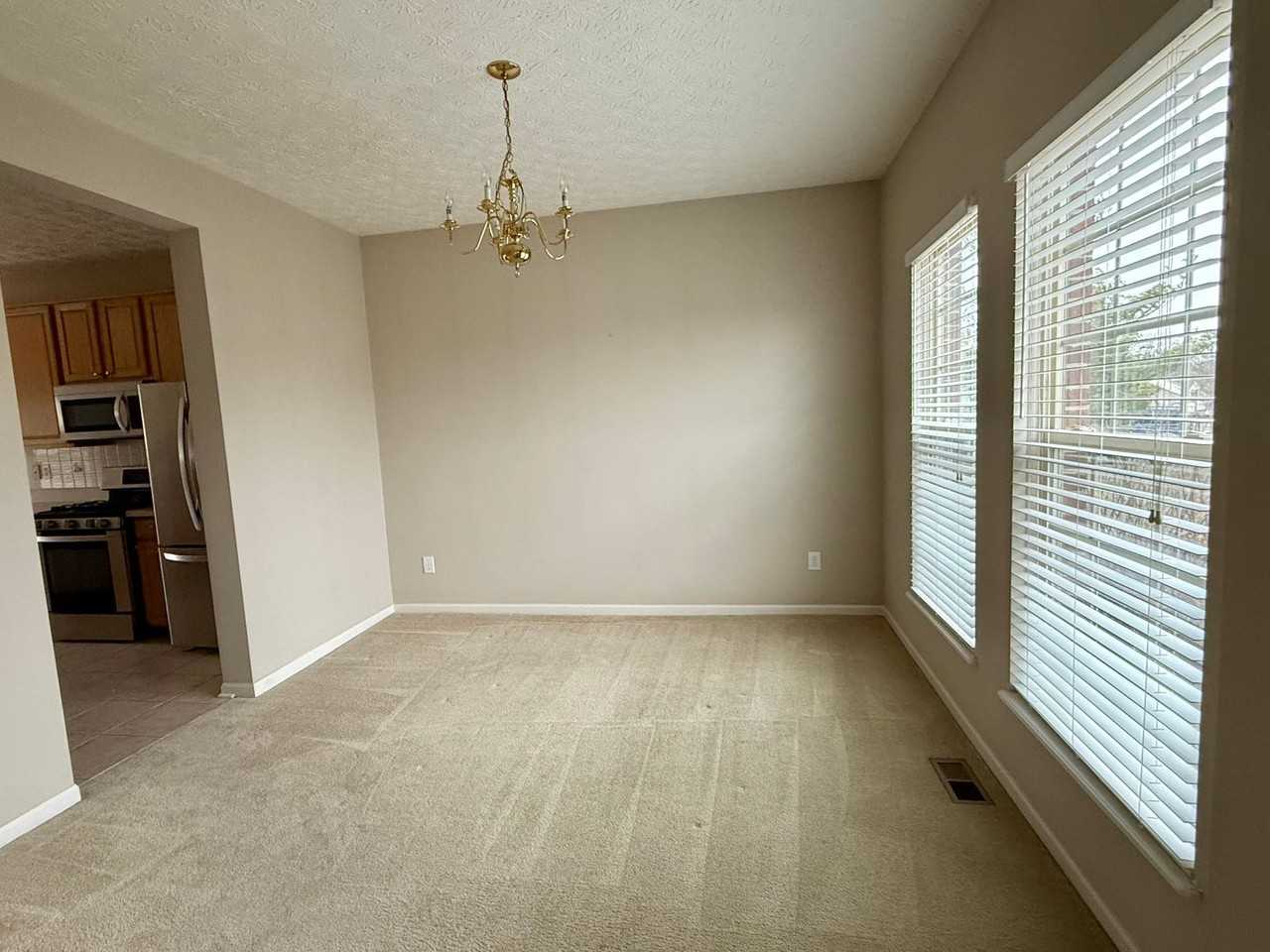 563 Banbridge St - Photo 7 of 13