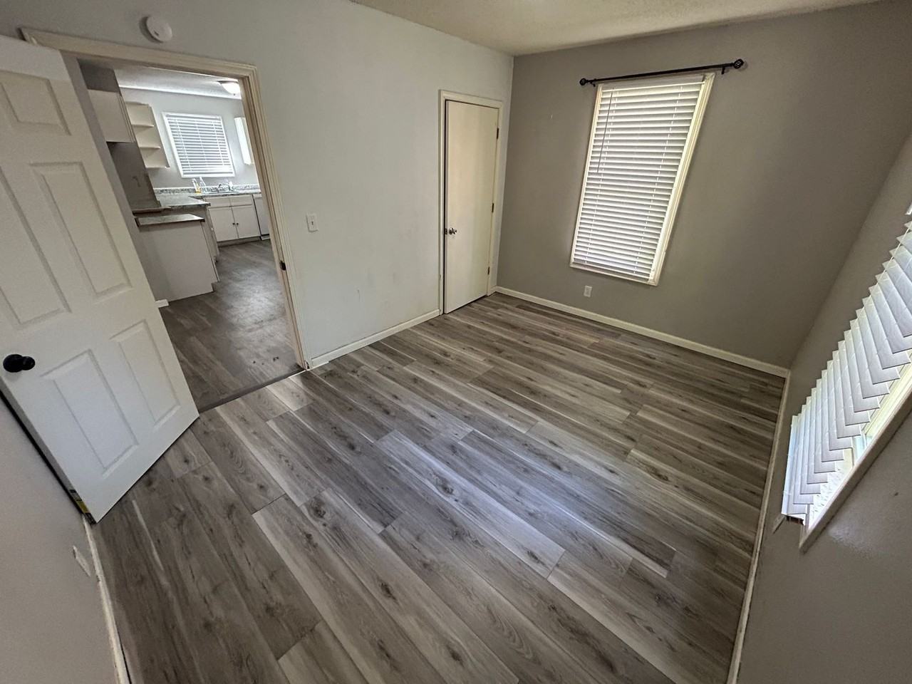 627 N Webster St - Photo 3 of 9