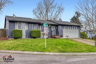 1426 Se Duke Dr - Photo 1 of 1