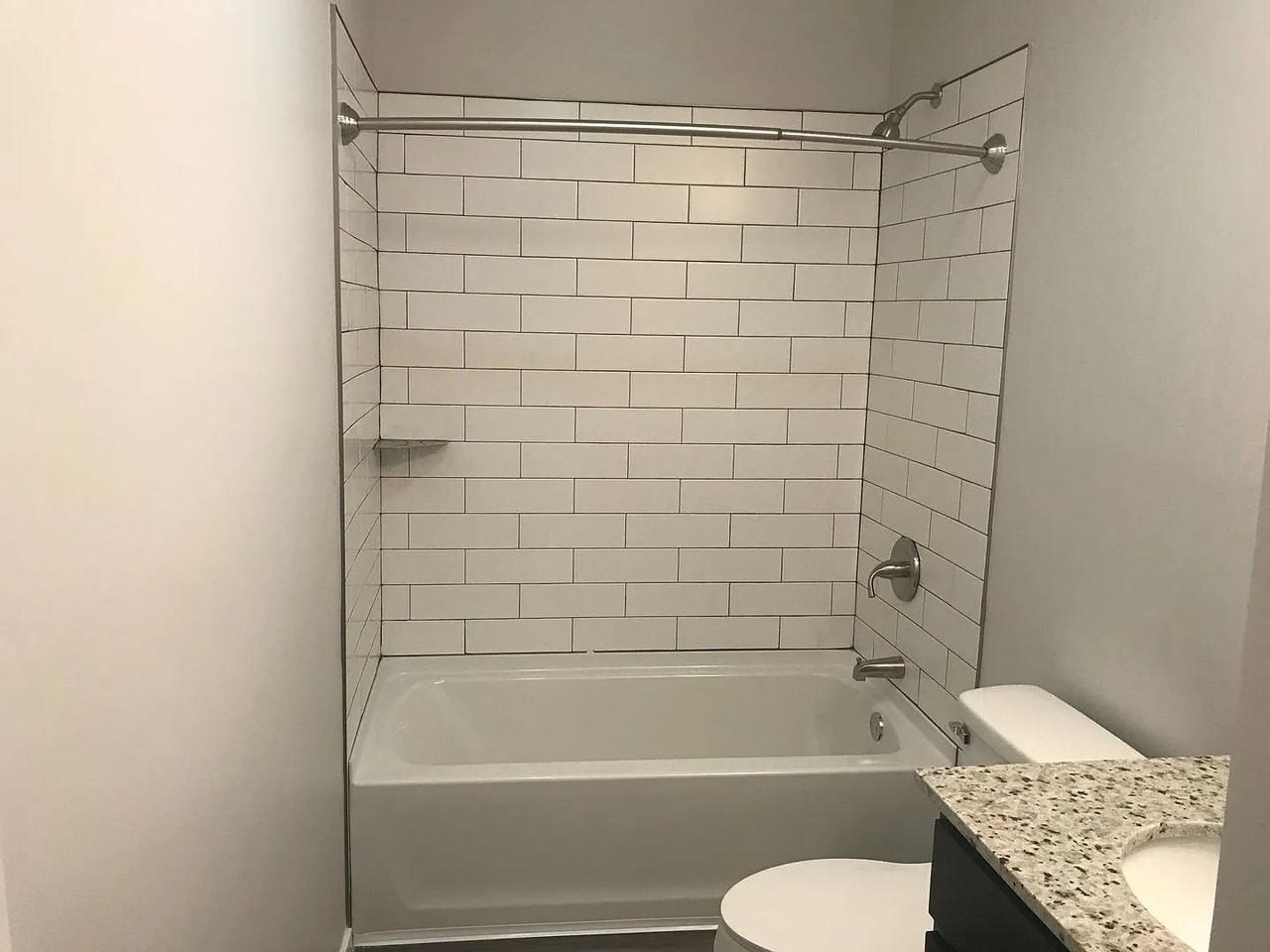 Solaris (New) - Photo 2 of 7