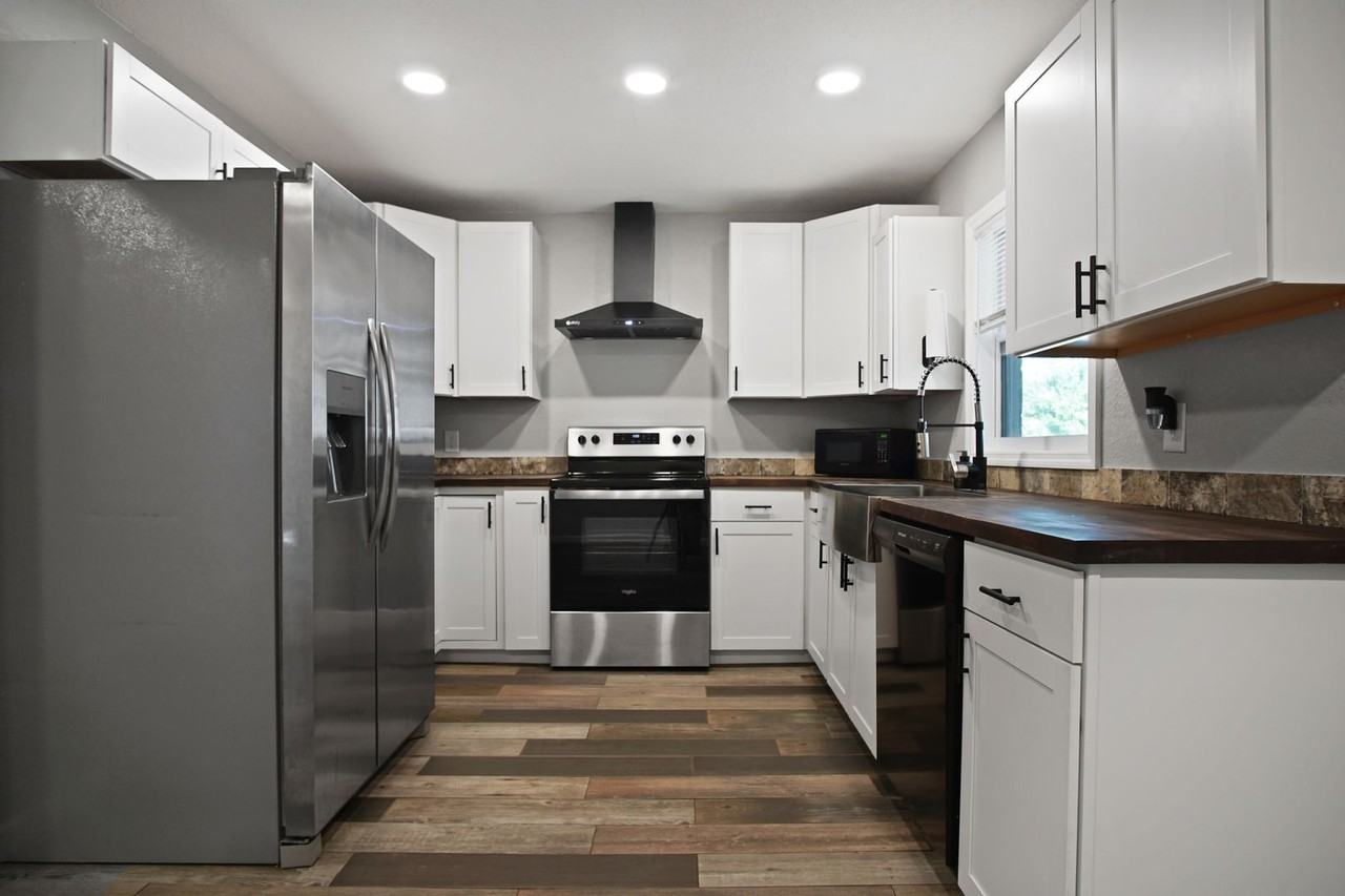 213 S Bougainvillea Ave - Photo 2 of 27