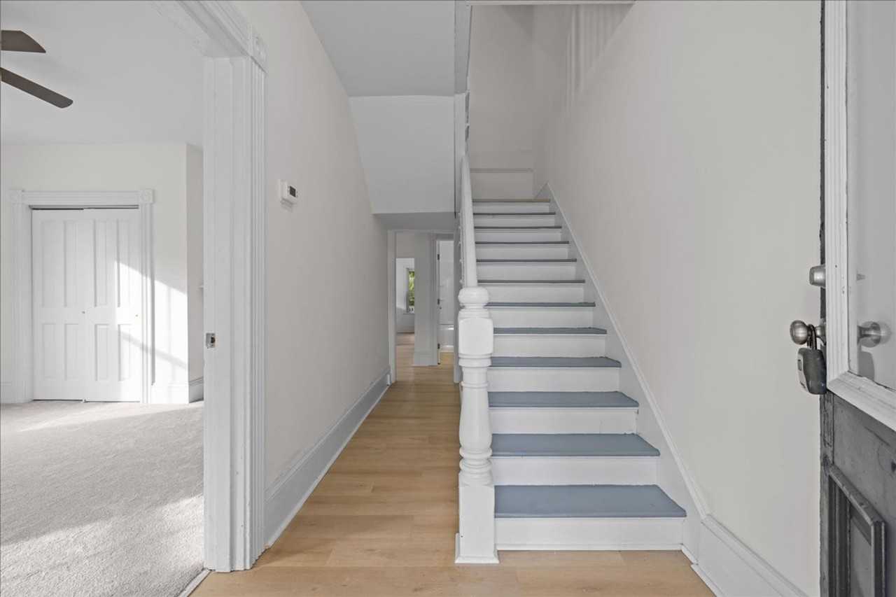 258 Douglas Ave - Photo 3 of 50