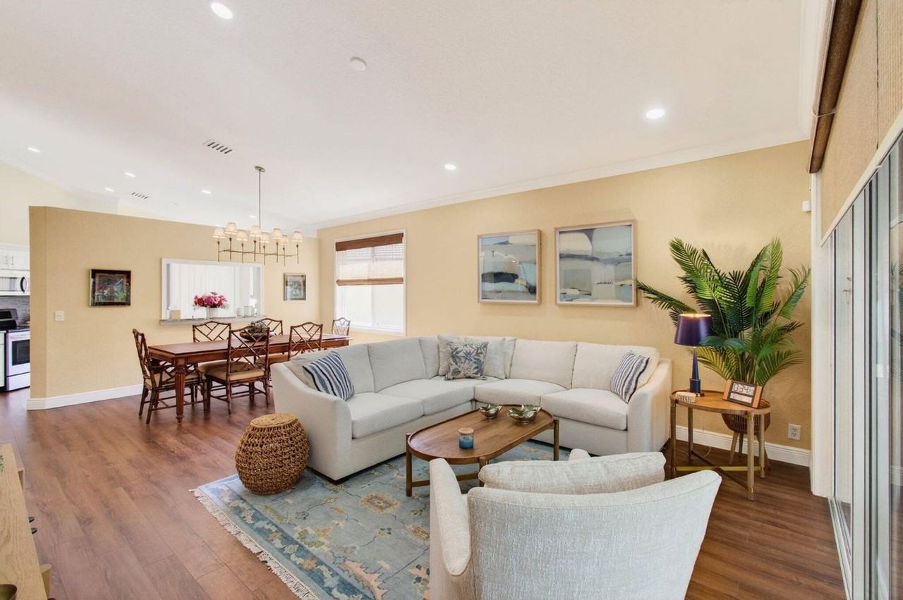 9168 Bay Point Cir - Photo 5 of 20