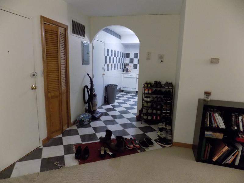 128 Lake Shore Rd #4 - Photo 3 of 7