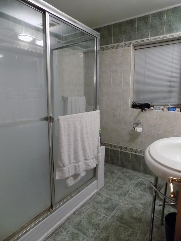 128 Lake Shore Rd #4 - Photo 4 of 7