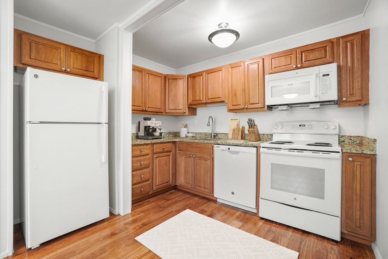 Taunton Gardens - Photo 2 of 18