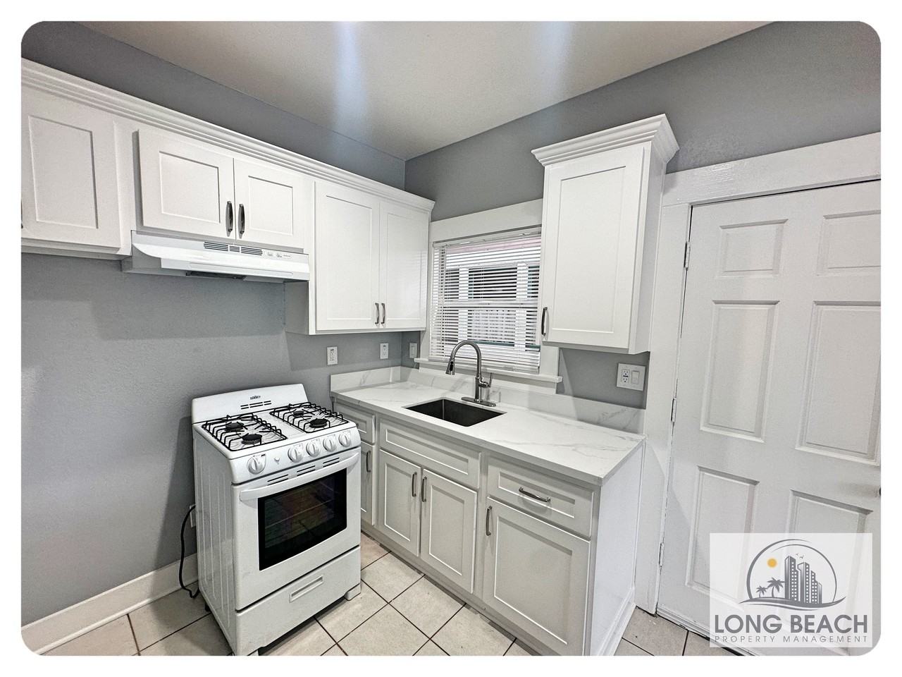 1135 East 3rd Street #9 - Photo 3 of 10