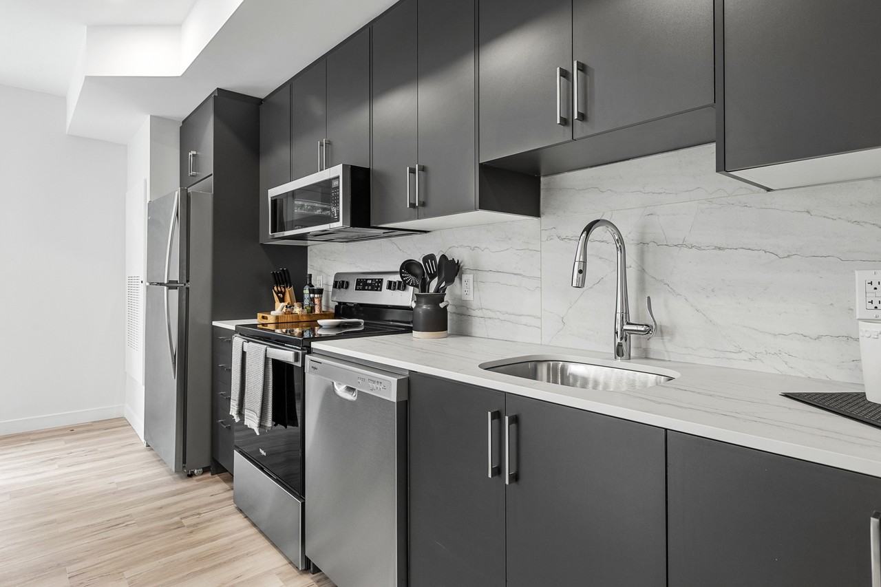 2405-2409 Carlsen - Photo 3 of 35