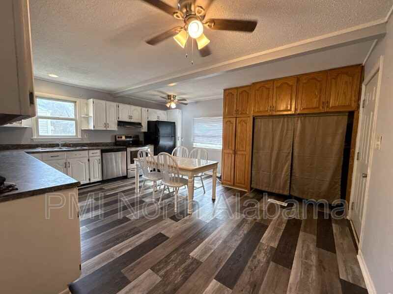 4005 Cypress Ave Sw - Photo 7 of 11