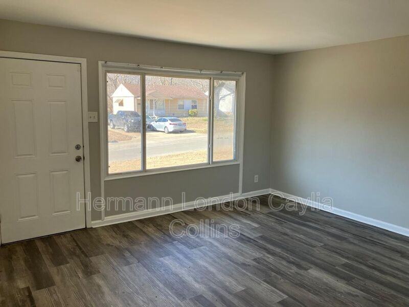 9840 Medford Dr - Photo 3 of 13