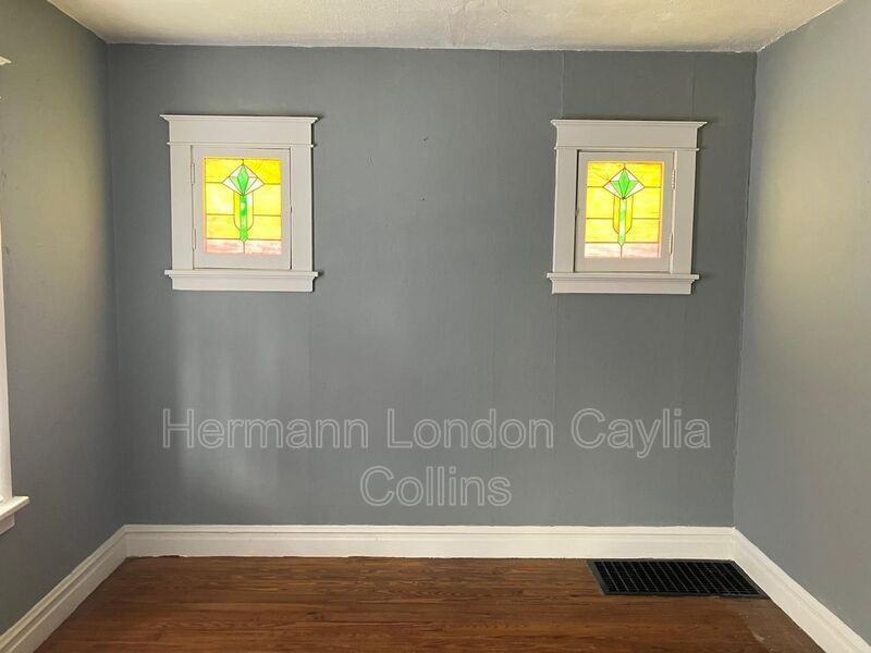 10234 Toelle Ln - Photo 3 of 11