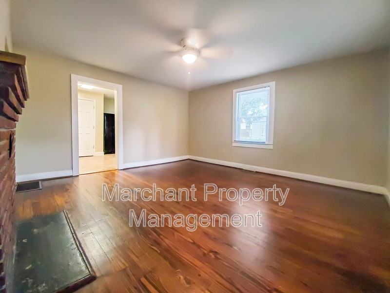 107 Mason St - Photo 4 of 18