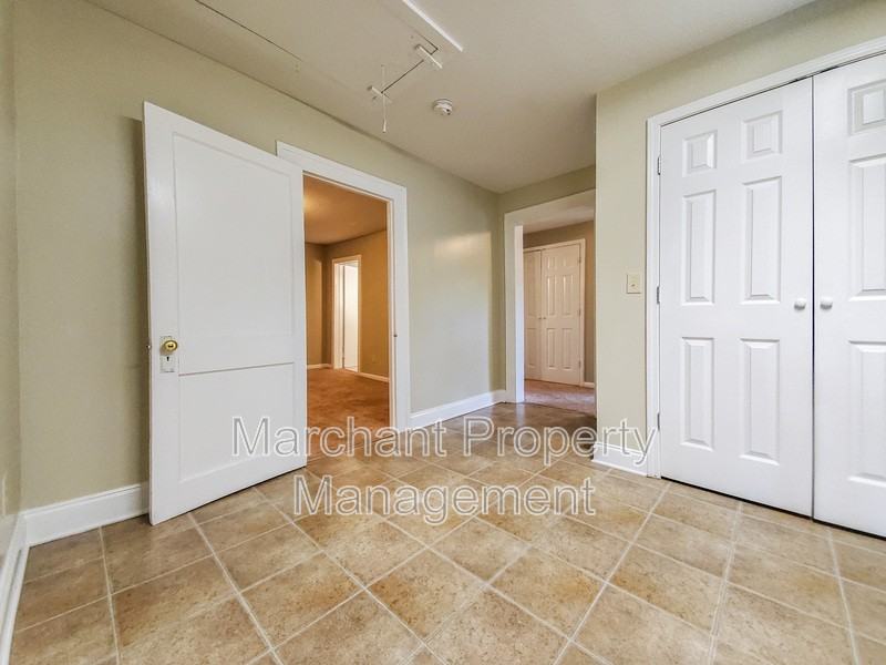 107 Mason St - Photo 6 of 18