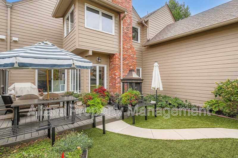 287 S Holly St - Photo 7 of 31