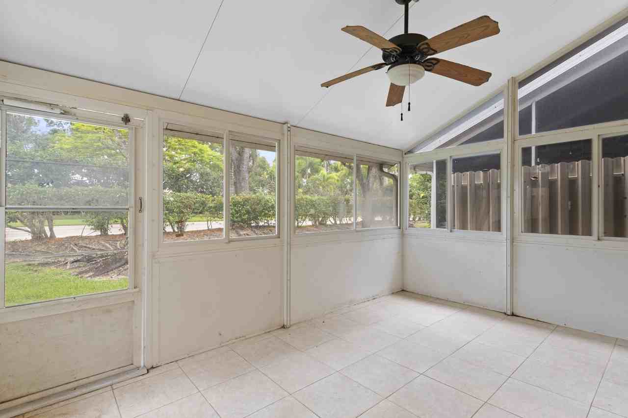 1186 Southwest 44th Avenue - Photo 6 of 23