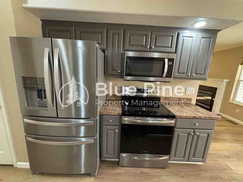 3736 Ellendale Cir - Photo 7 of 31