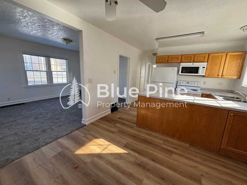 309 S Milton Ave - Photo 3 of 15