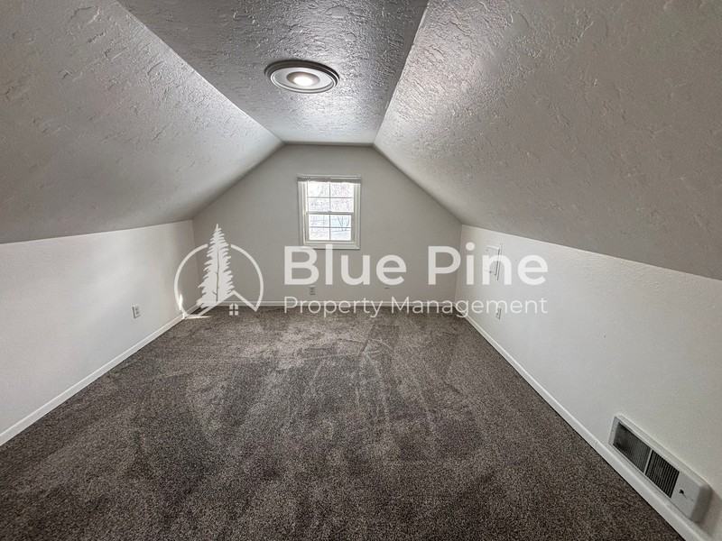 309 S Milton Ave - Photo 4 of 15