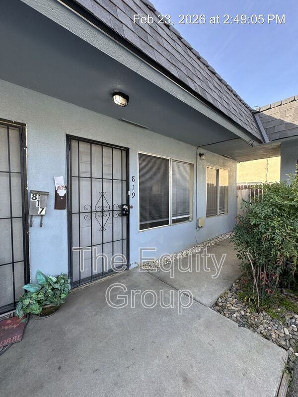 819 N Floral St - Photo 2 of 19
