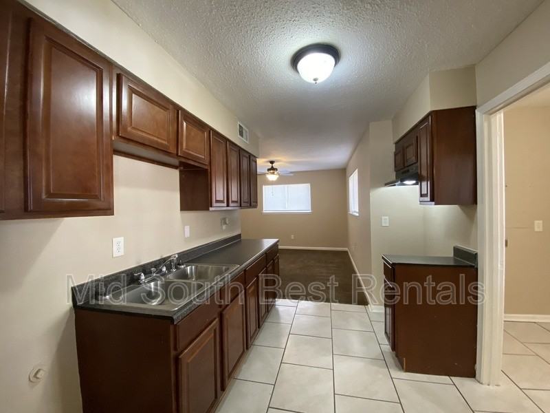 4467 Pine Ridge Cv - Photo 3 of 16
