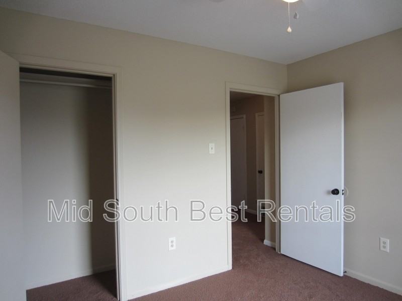 3374 Burgess Dr - Photo 4 of 8