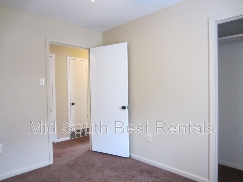 3374 Burgess Dr - Photo 6 of 8