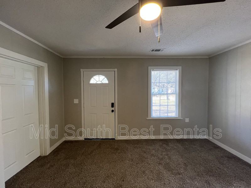 3097 Linda Dr - Photo 2 of 12